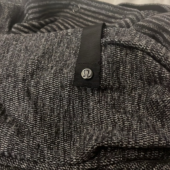 Lululemon Heathered Herringbone Vinyasa Scarf - Picture 2 of 2